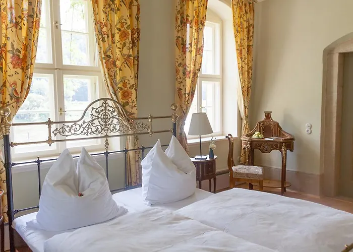 לינה וארוחת בוקר Herrenhaus Orangella